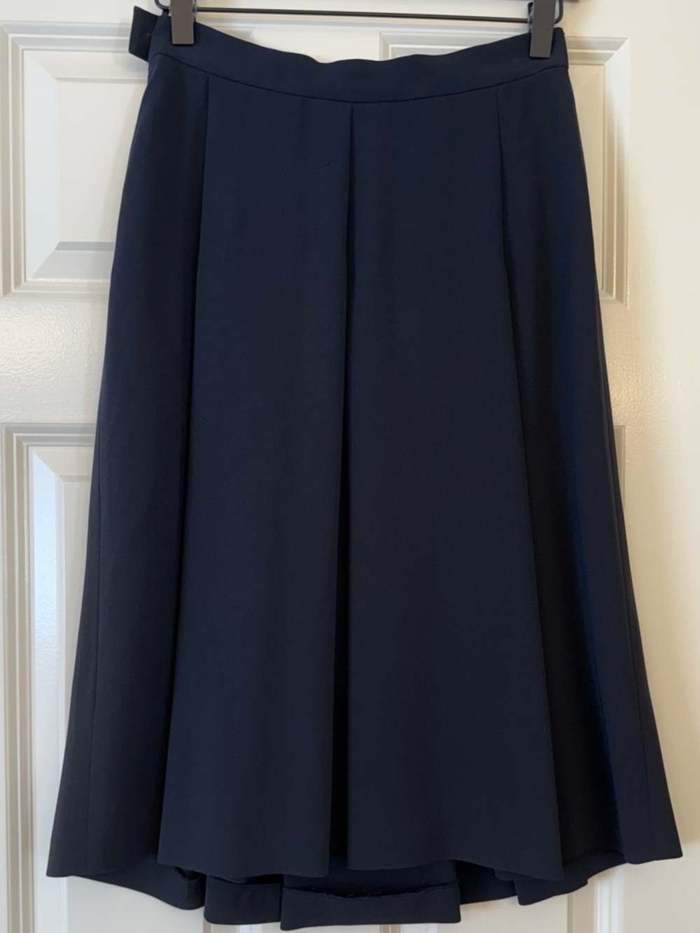 Max Mara Skirt Size 6 black A-Line Pleated Midi Luxury Designer - Picture 2 of 11